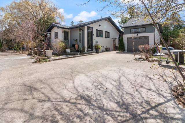 21 Yewfield Cres, House detached with 3 bedrooms, 3 bathrooms and 5 parking in Toronto ON | Image 1