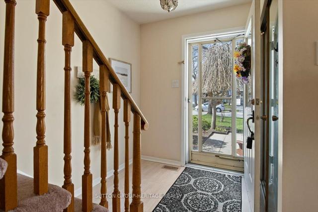 36 Fisher Cres, House detached with 2 bedrooms, 1 bathrooms and 3 parking in Ajax ON | Image 23