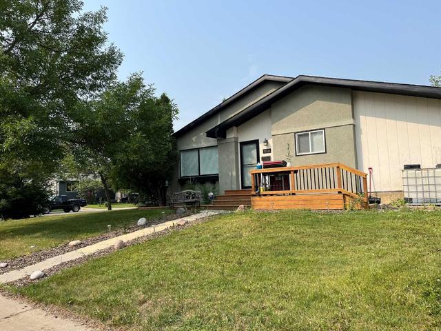 9628 85 Avenue, House detached with 3 bedrooms, 2 bathrooms and 2 parking in Grande Prairie AB | Image 3