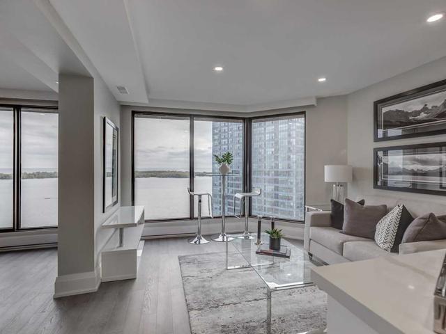 2510 - 65 Harbour Sq, Condo with 3 bedrooms, 3 bathrooms and 1 parking in Toronto ON | Image 12