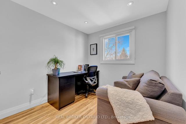 19 Hornby Crt, House detached with 3 bedrooms, 2 bathrooms and 5 parking in Cambridge ON | Image 21