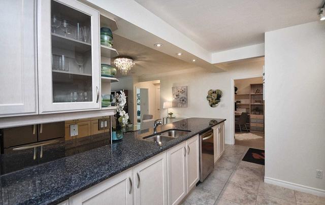 1207 - 88 Promenade Circ, Condo with 2 bedrooms, 2 bathrooms and 1 parking in Vaughan ON | Image 34