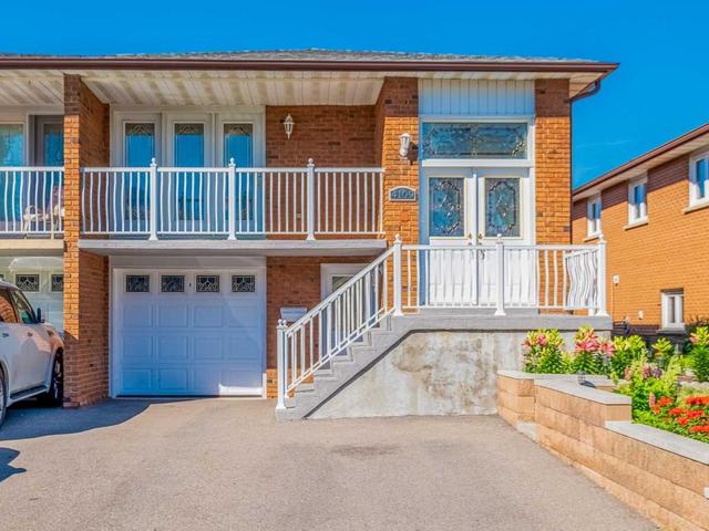 4109 Clevedon Dr, House semidetached with 3 bedrooms, 2 bathrooms and 5 parking in Mississauga ON | Image 1