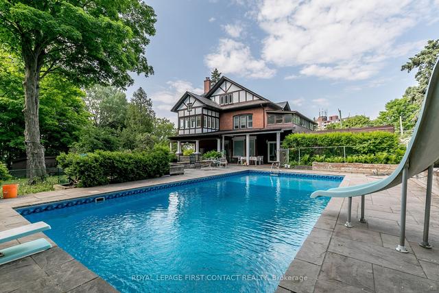 57 Berczy St, House detached with 7 bedrooms, 5 bathrooms and 6 parking in Barrie ON | Image 28