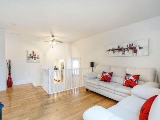 11 Sunset Blvd, House detached with 3 bedrooms, 2 bathrooms and 3 parking in Brampton ON | Image 2