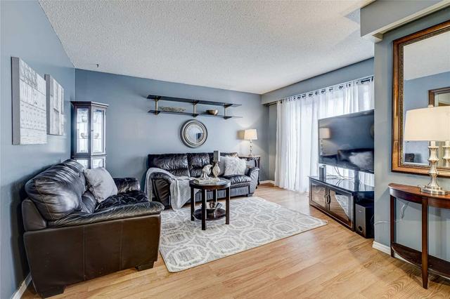 19 Shademaster Crt, House attached with 3 bedrooms, 2 bathrooms and 3 parking in Toronto ON | Image 15