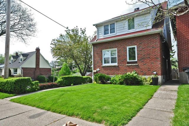 26 Forty First St, House detached with 3 bedrooms, 2 bathrooms and 2 parking in Toronto ON | Image 2