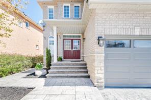 2492 Whistling Springs Cres, House detached with 4 bedrooms, 5 bathrooms and 4 parking in Oakville ON | Image 2
