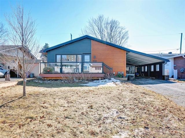 1820 Arizona Avenue, House detached with 3 bedrooms, 1 bathrooms and 2 parking in Ottawa ON | Image 1