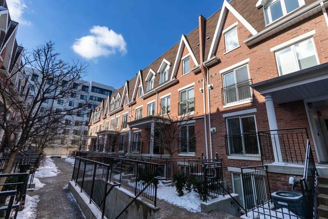 821 - 12 Laidlaw St, Townhouse with 2 bedrooms, 2 bathrooms and 1 parking in Toronto ON | Image 3