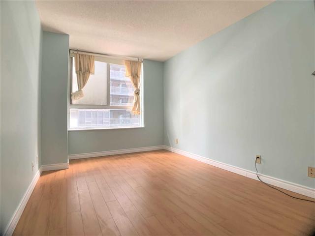 1012 - 711 Bay St, Condo with 2 bedrooms, 2 bathrooms and 1 parking in Toronto ON | Image 15