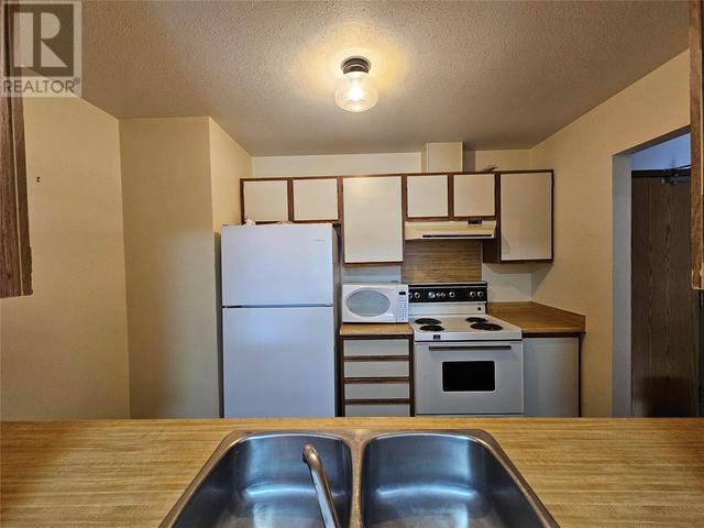 204 - 195 Chamberlain Crescent, Condo with 1 bedrooms, 1 bathrooms and null parking in Tumbler Ridge BC | Image 3