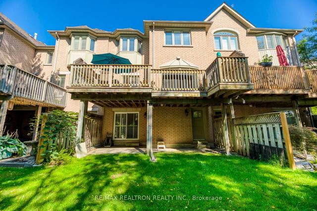 35 - 193 La Rose Ave, Townhouse with 2 bedrooms, 4 bathrooms and 2 parking in Toronto ON | Image 26
