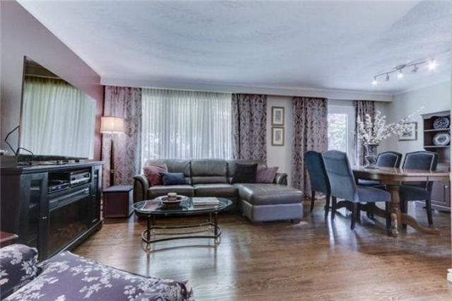 596 Arnhem Dr, House detached with 3 bedrooms, 2 bathrooms and 4 parking in Oshawa ON | Image 5