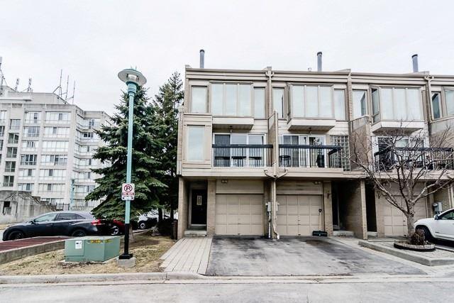 64 Cumberland Lane, Townhouse with 3 bedrooms, 2 bathrooms and 1 parking in Ajax ON | Image 1