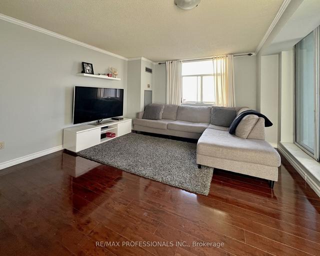 902 - 3559 Eglinton Ave W, Condo with 2 bedrooms, 1 bathrooms and 1 parking in Toronto ON | Image 14