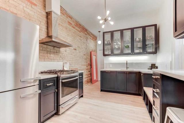 1 - 122 Brunswick Ave, House attached with 1 bedrooms, 1 bathrooms and 1.5 parking in Toronto ON | Image 8