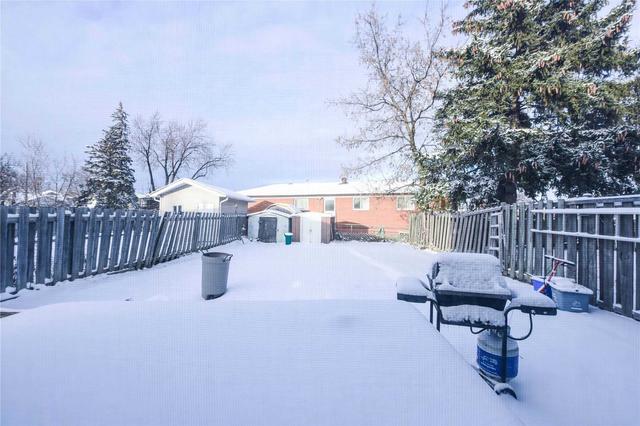 3139 Purnell Crt, House semidetached with 4 bedrooms, 3 bathrooms and 6 parking in Mississauga ON | Image 12