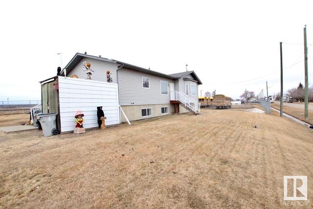 5075 47 Av, House detached with 5 bedrooms, 3 bathrooms and null parking in Lamont AB | Image 2