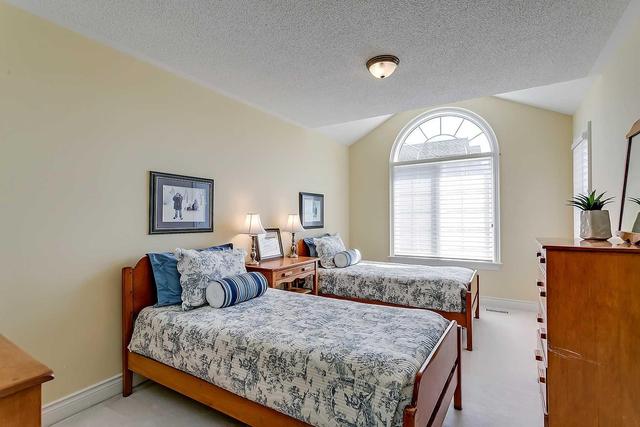 12 - 2303 Hill Ridge Crt, Townhouse with 2 bedrooms, 4 bathrooms and 1 parking in Oakville ON | Image 15