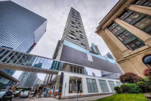 sph202 - 100 Harbour St, Condo with 3 bedrooms, 2 bathrooms and 1 parking in Toronto ON | Image 7