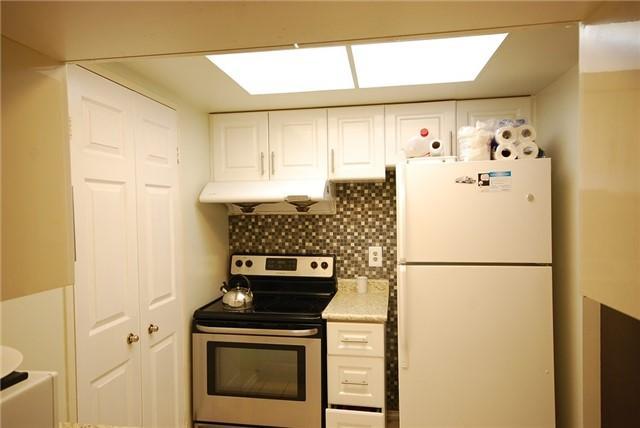 1001 - 285 Enfield Pl, Condo with 2 bedrooms, 2 bathrooms and 1 parking in Mississauga ON | Image 5