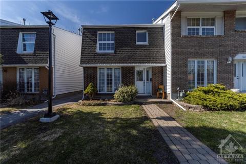 1381 Cahill Drive, Townhouse with 3 bedrooms, 2 bathrooms and 1 parking in Ottawa ON | Card Image