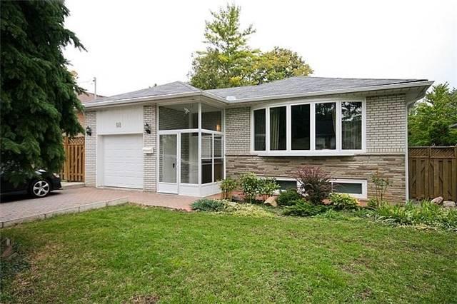 98 Grandview Ave, House detached with 3 bedrooms, 3 bathrooms and 5 parking in Markham ON | Image 1