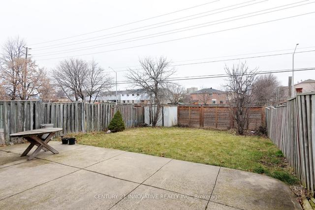 54 Fallen Oak Crt, House detached with 3 bedrooms, 3 bathrooms and 5 parking in Brampton ON | Image 32