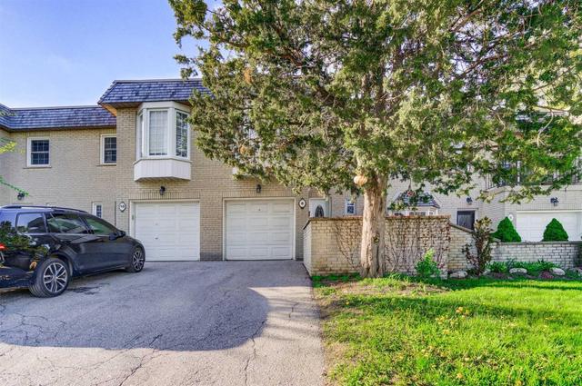 8 Farmstead Rd, Townhouse with 4 bedrooms, 3 bathrooms and 1 parking in Toronto ON | Image 1