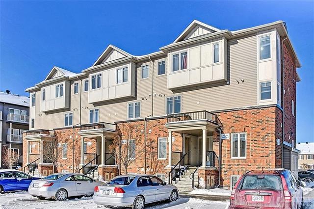 258 Shanly Private, Townhouse with 2 bedrooms, 2 bathrooms and 1 parking in Ottawa ON | Image 3