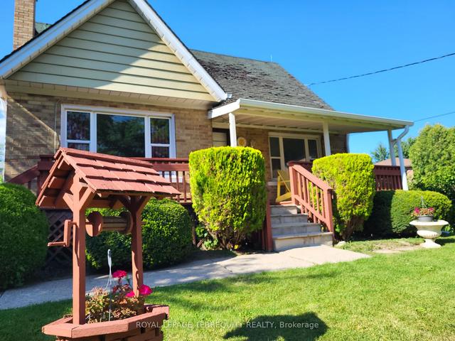 52 Patrick Blvd, House detached with 3 bedrooms, 2 bathrooms and 5 parking in Toronto ON | Image 23
