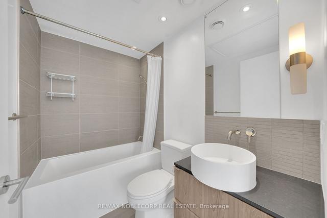 2603 - 161 Roehampton Ave, Condo with 2 bedrooms, 2 bathrooms and 0 parking in Toronto ON | Image 5
