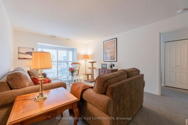 402 - 1387 Bayview Ave, Condo with 2 bedrooms, 2 bathrooms and 1 parking in Toronto ON | Image 4