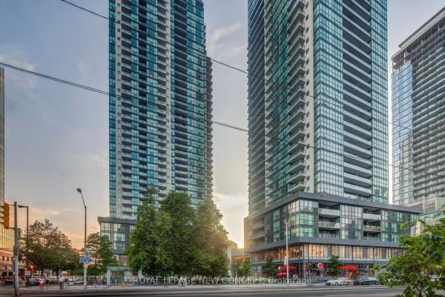 2612 - 5168 Yonge St, Condo with 2 bedrooms, 2 bathrooms and 1 parking in Toronto ON | Image 1