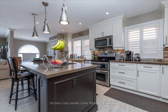 3 Hollis Cres, House detached with 3 bedrooms, 2 bathrooms and 6 parking in East Gwillimbury ON | Image 24