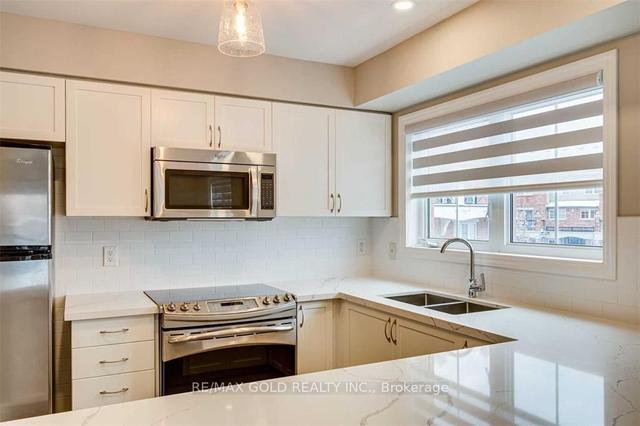 1 - 2464 Post Rd, Townhouse with 2 bedrooms, 2 bathrooms and 1 parking in Oakville ON | Image 4
