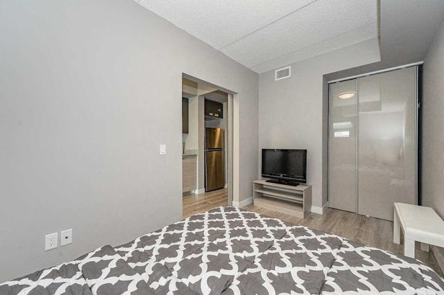 505 - 250 Albert St, Condo with 1 bedrooms, 1 bathrooms and 0 parking in Waterloo ON | Image 3