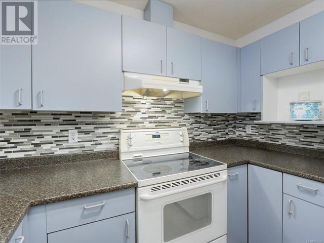 307 - 2900 Orillia St, Condo with 1 bedrooms, 1 bathrooms and 1 parking in Saanich BC | Image 16