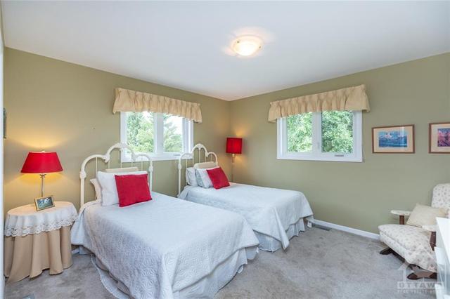 74 Erindale Avenue, House detached with 3 bedrooms, 3 bathrooms and 10 parking in Renfrew ON | Image 12