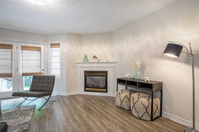 79 Terraview Cres, House attached with 3 bedrooms, 4 bathrooms and 3 parking in Guelph ON | Image 2