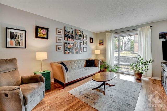 60 - 2111 Montreal Road, Townhouse with 3 bedrooms, 2 bathrooms and 1 parking in Ottawa ON | Image 3