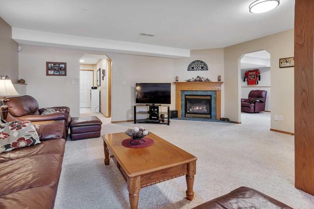 17 Excell Street, House detached with 5 bedrooms, 3 bathrooms and 6 parking in Red Deer AB | Image 10