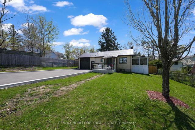 54 Mcduff St, House detached with 2 bedrooms, 2 bathrooms and 8 parking in Grey Highlands ON | Image 12