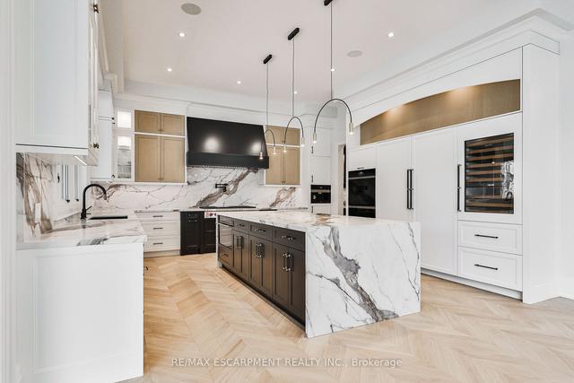 556 Fourth Line, House detached with 6 bedrooms, 8 bathrooms and 10 parking in Oakville ON | Image 3
