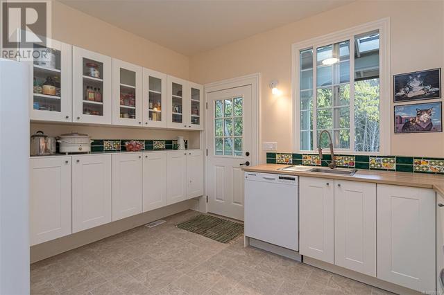 5058 West Saanich Rd, House detached with 3 bedrooms, 3 bathrooms and 8 parking in Saanich BC | Image 19