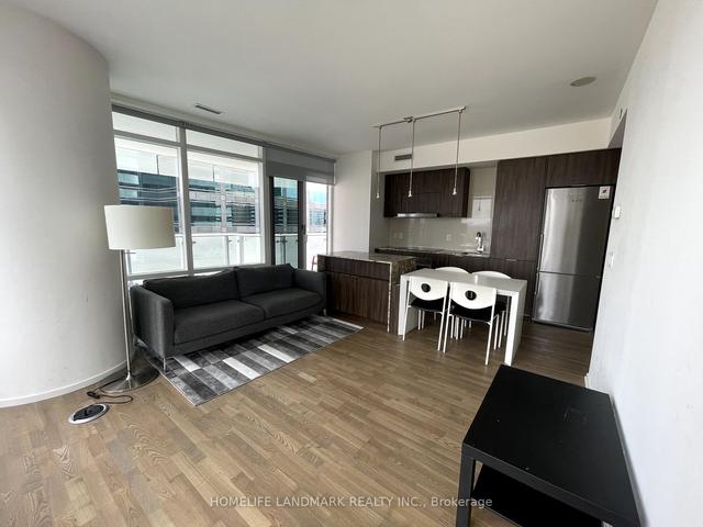 1001 - 1 Bloor St E, Condo with 2 bedrooms, 2 bathrooms and 0 parking in Toronto ON | Image 7
