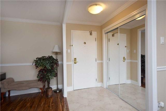 1001 - 3700 Kaneff Cres N, Condo with 2 bedrooms, 2 bathrooms and 1 parking in Mississauga ON | Image 2