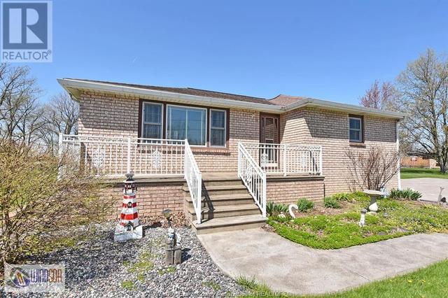 2803 County Rd 27, House detached with 3 bedrooms, 2 bathrooms and null parking in Lakeshore ON | Image 2
