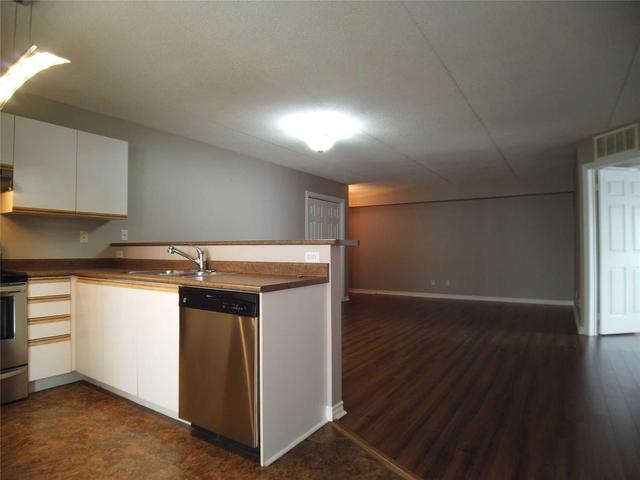 211 - 4015 Kilmer Dr, Condo with 2 bedrooms, 2 bathrooms and 1 parking in Burlington ON | Image 8
